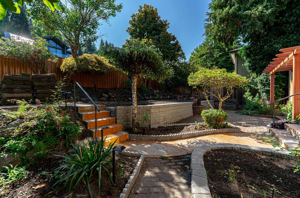 4327 LOCARNO CRESCENT, Vancouver BC V6R 1G2, Vancouver BC — Residential for Sale — Photo 3 of 17