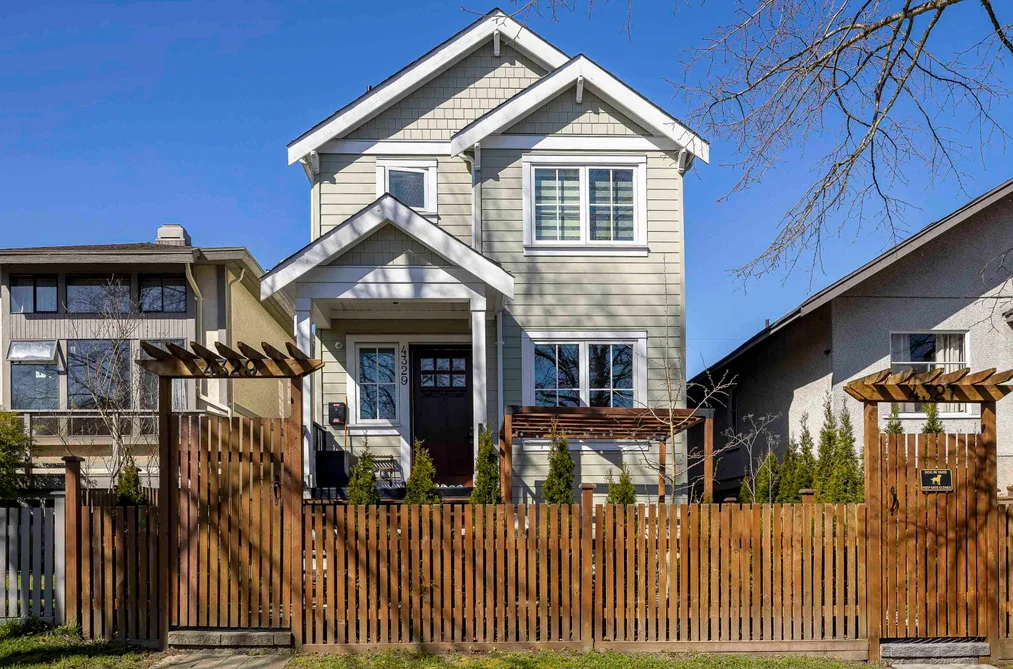 Half Duplex for sale at 4327 Perry Street Vancouver British Columbia - MLS: R3116093