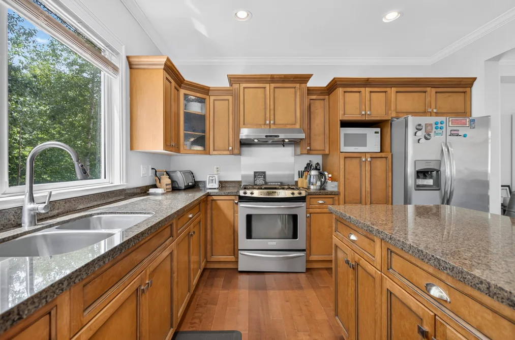 4330 BLAUSON BOULEVARD, Abbotsford, BC — Residential for Sale — Photo 4 of 27