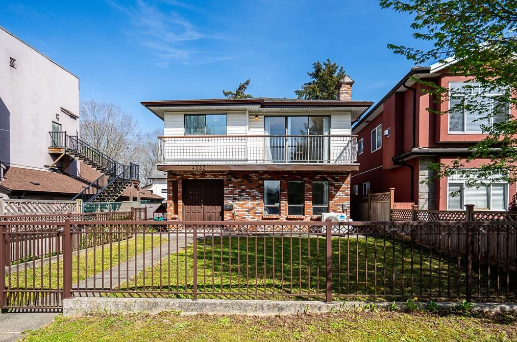 House for sale at 4332 Victoria Drive Vancouver British Columbia - MLS: R3114788