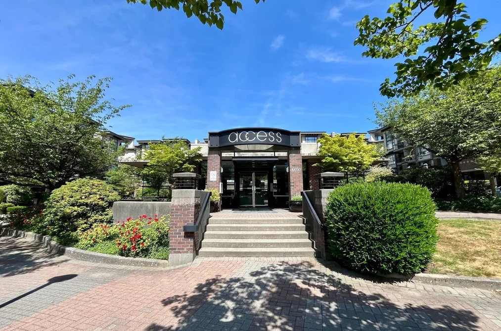 434 10838 CITY PARKWAY, Surrey BC V3T 5X9, Surrey BC — Residential for Sale - Photo 2