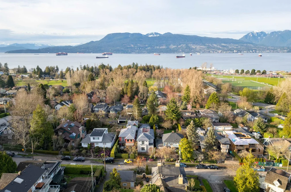 House for sale at 4341 W 3rd Avenue Vancouver British Columbia - MLS: R3108087