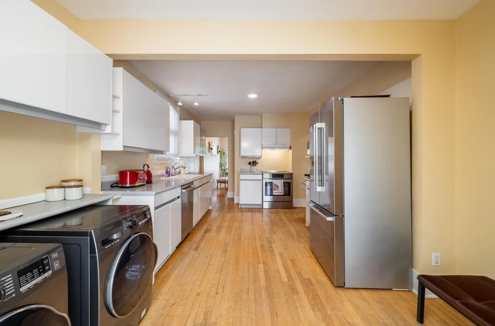 4343 W 11th Avenue, Vancouver, BC - House for Sale - Photo 11 of 38 4343 W 11th Avenue, Vancouver, BC - House for Sale - Photo 11 of 38