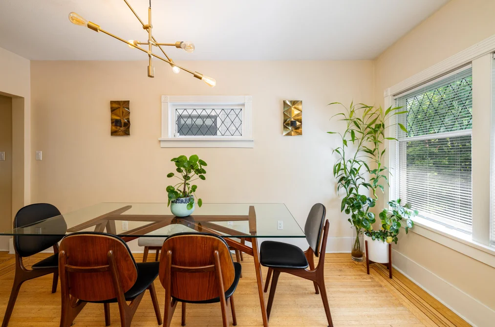4343 W 11th Avenue, Vancouver, BC - House for Sale - Photo 13 of 38 4343 W 11th Avenue, Vancouver, BC - House for Sale - Photo 13 of 38