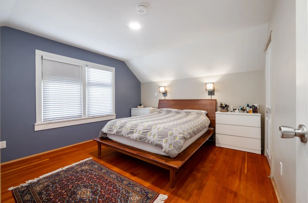 4343 W 11th Avenue, Vancouver, BC - House for Sale - Photo 17 of 38 4343 W 11th Avenue, Vancouver, BC - House for Sale - Photo 17 of 38