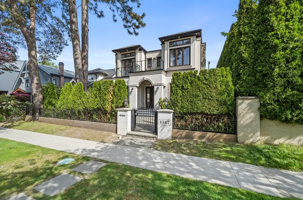 House for sale at 4347 W 9th Avenue Vancouver British Columbia - MLS: R3122405