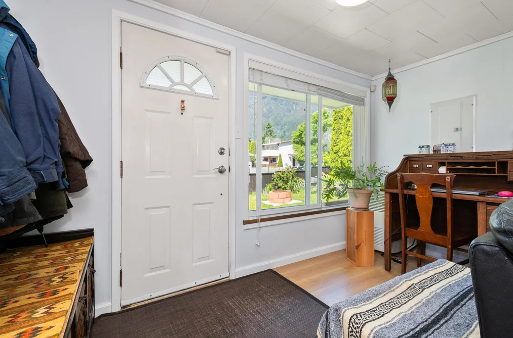 435 HEMLOCK AVENUE, Hope BC V0X 1L0, Hope BC — Residential for Sale - Photo 2