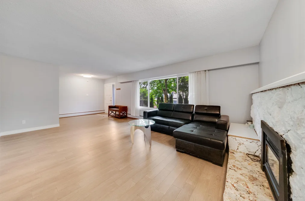 4366 GILPIN CRESCENT, Burnaby BC V5G 2K4, Burnaby BC — Residential for Sale - Photo 2