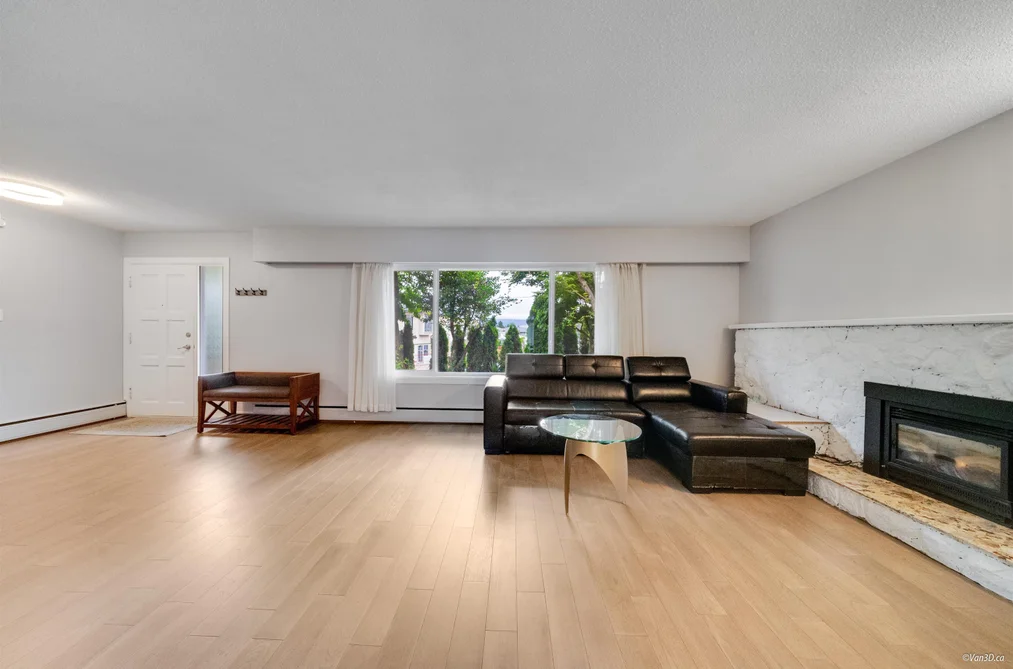 4366 GILPIN CRESCENT, Burnaby BC V5G 2K4, Burnaby BC — Residential for Sale - Photo 3