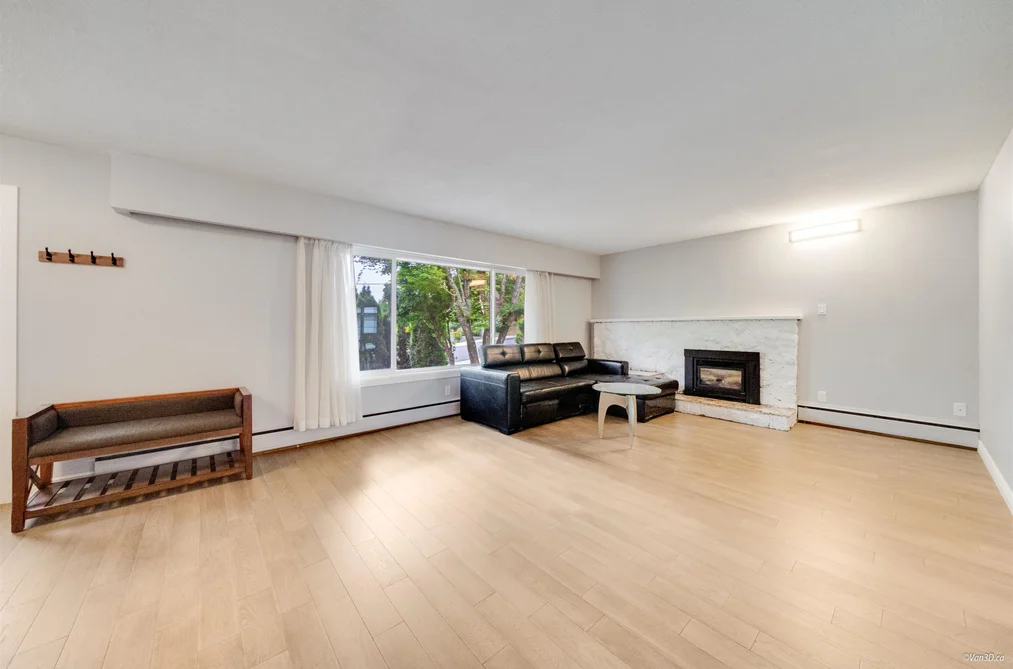 4366 GILPIN CRESCENT, Burnaby BC V5G 2K4, Burnaby BC — Residential for Sale - Photo 4