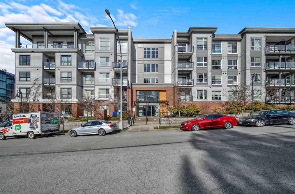 Condo for sale at 437 13733 107a Avenue Surrey British Columbia - MLS: R3164795