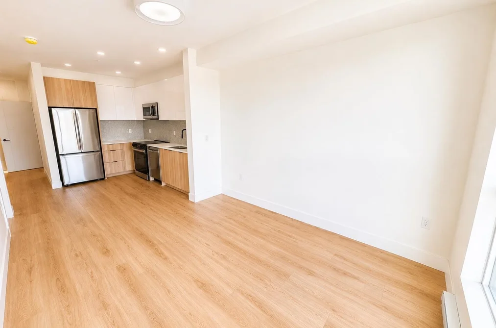 437 20769 FRASER HIGHWAY, Langley BC V3A 4G4, Langley BC — Residential for Sale - Photo 4
