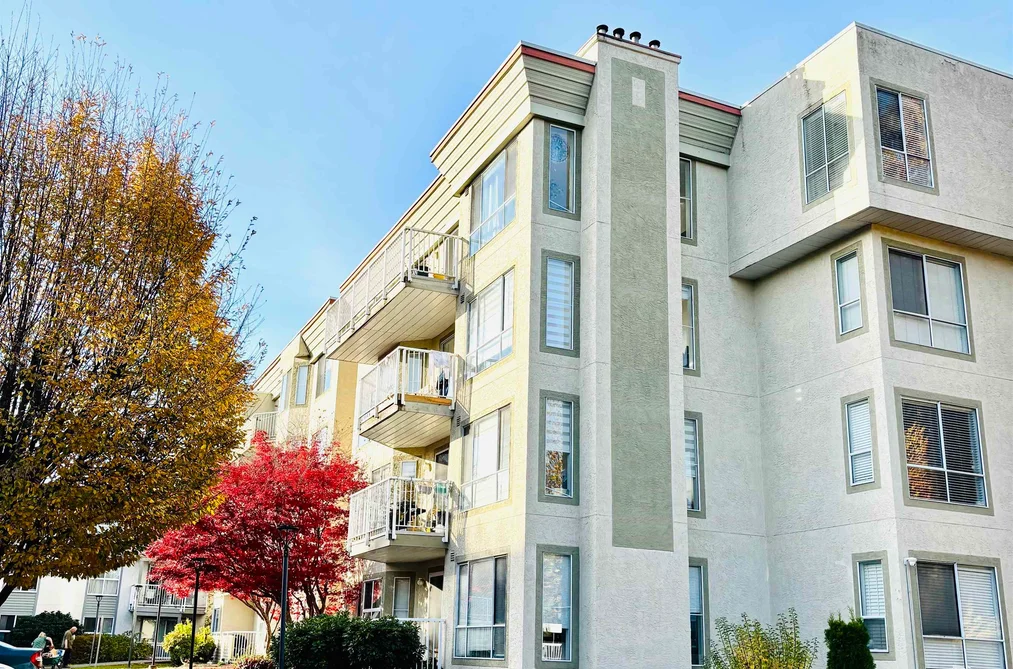 Condo for sale at 437 32830 George Ferguson Way Abbotsford British Columbia - MLS: R3067070