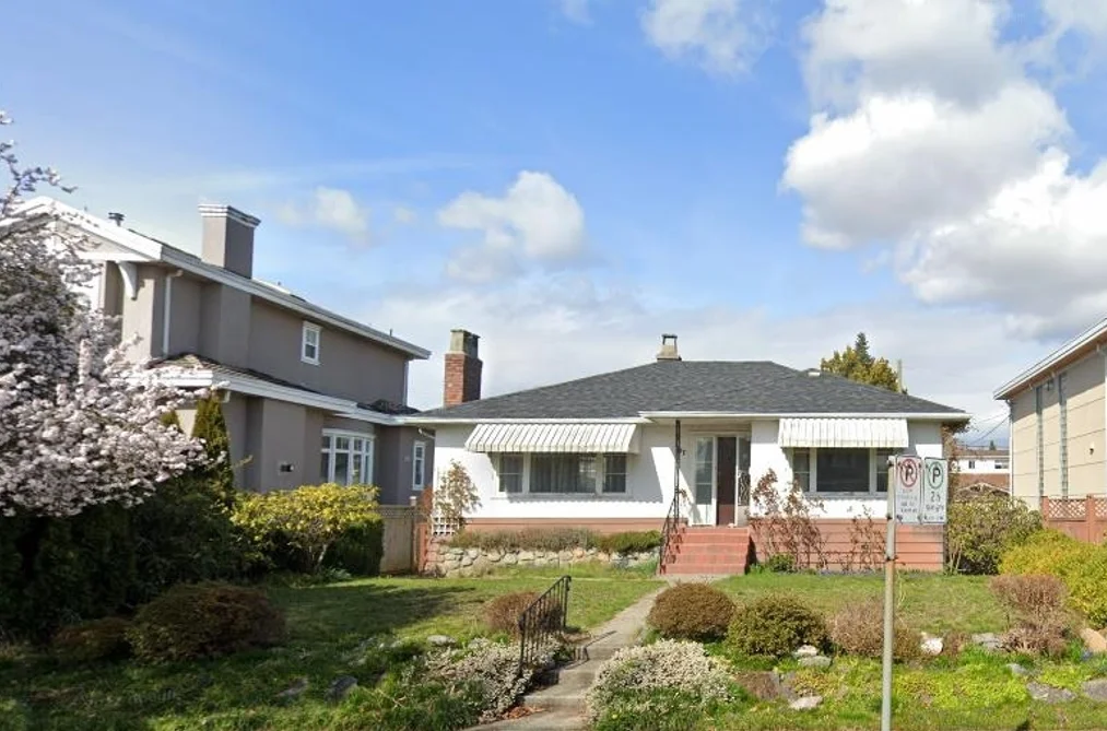 House for sale at 437 W 40th Avenue Vancouver British Columbia - MLS: R3137557