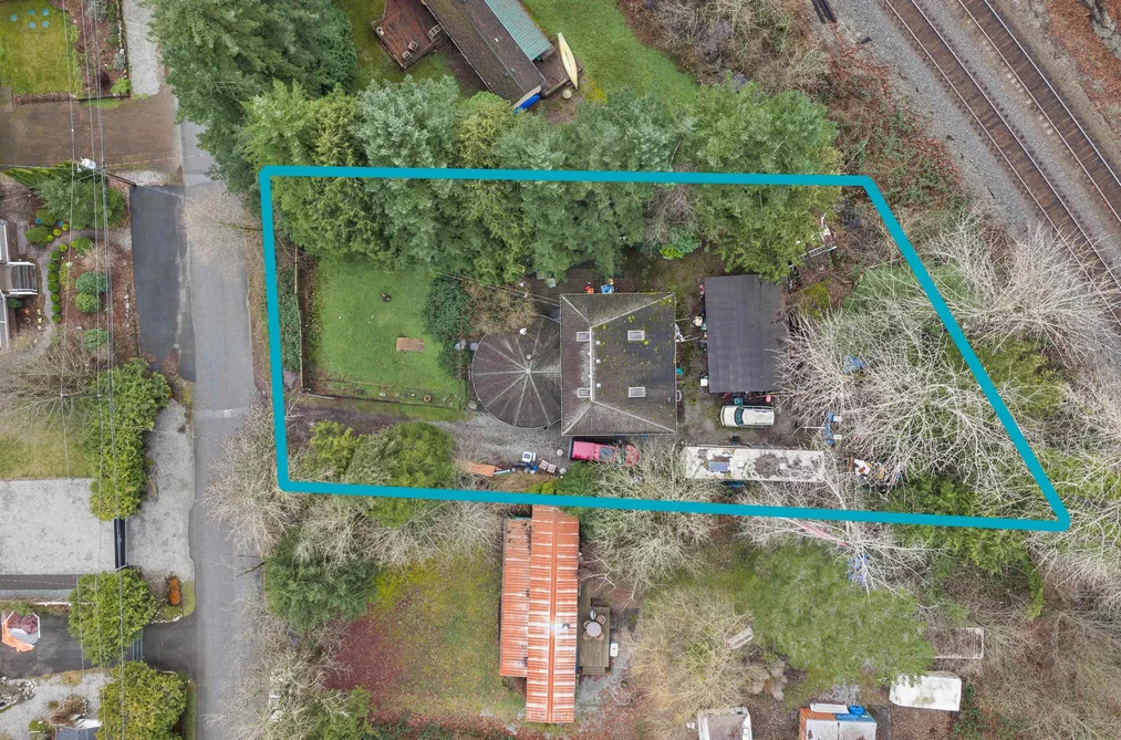 43739 LOCH ROAD, Mission BC V0M 1N0, Mission BC — Residential for Sale - Photo 2