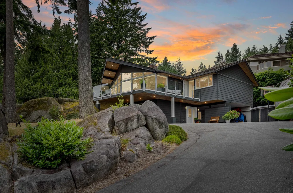 House for sale at 4375 Woodcrest Road West Vancouver British Columbia - MLS: R3147145