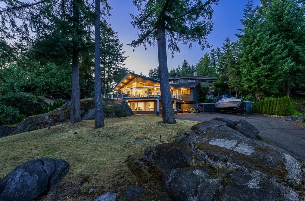 House for sale at 4375 Woodcrest Road West Vancouver British Columbia - MLS: R3125677
