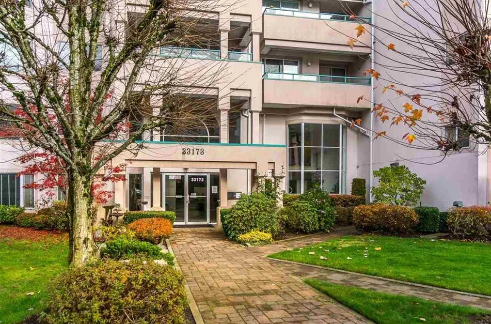 Condo for sale at 438 33173 Old Yale Road Abbotsford British Columbia - MLS: R3157228