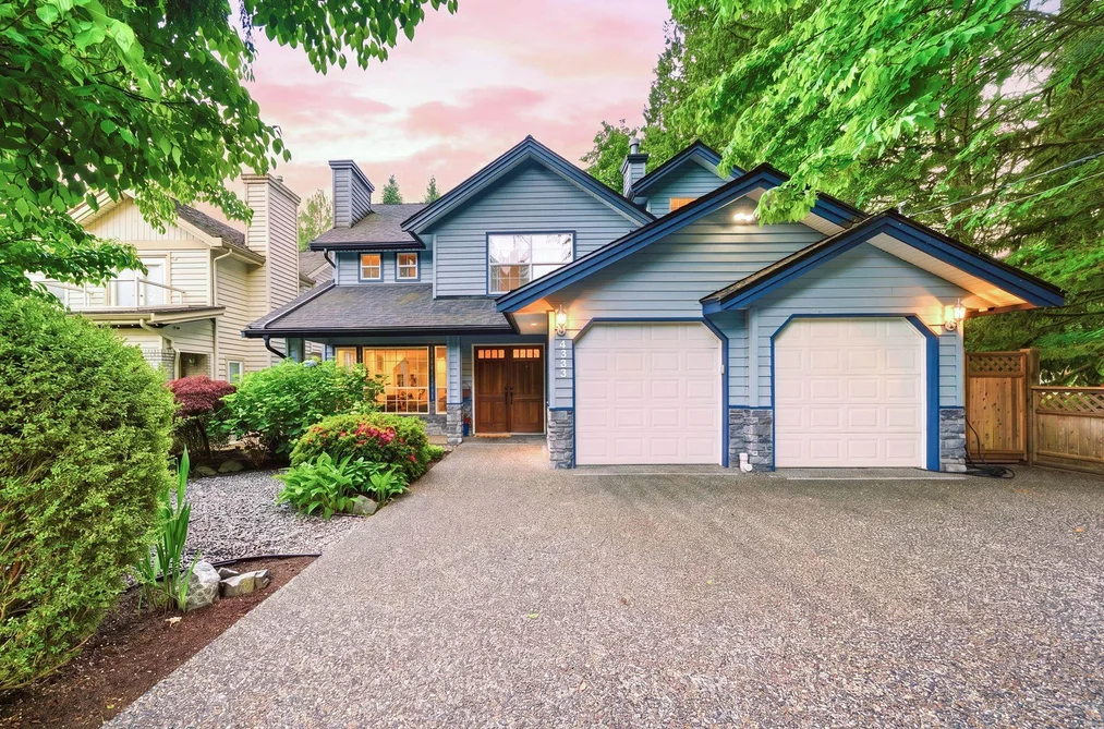 House for sale at 4383 Cove Cliff Road North Vancouver British Columbia - MLS: R3129077