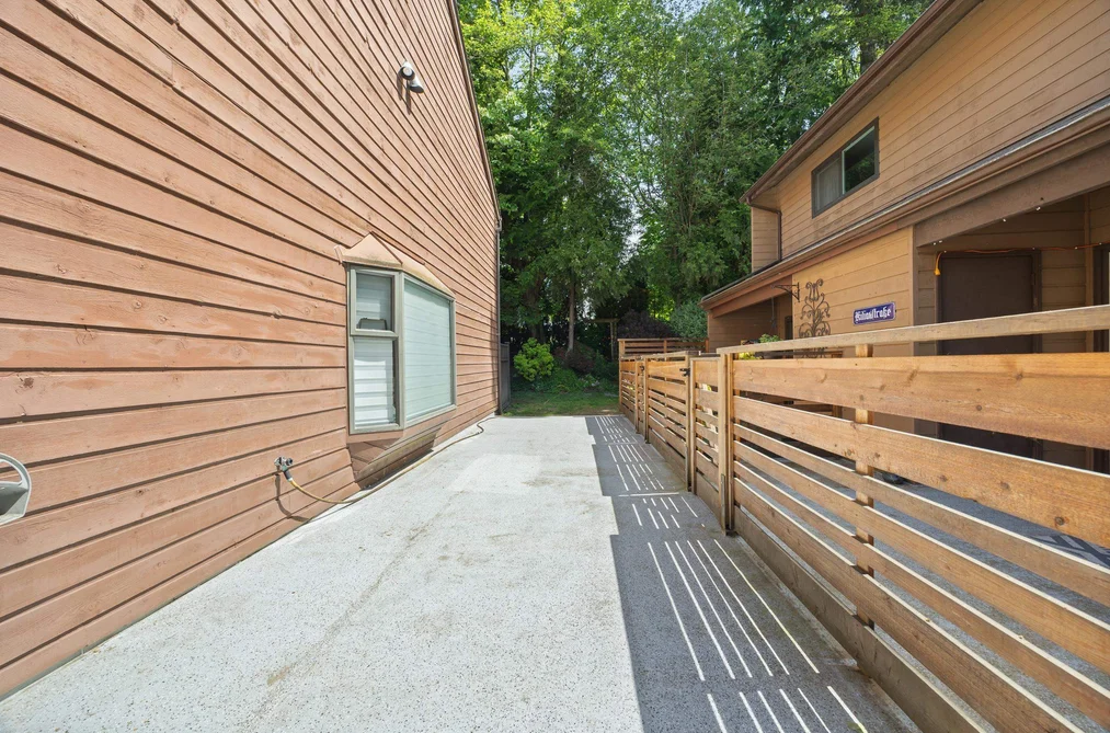 4384 GARDEN GROVE DRIVE, Burnaby BC V5G 4G6, Burnaby BC — Residential for Sale — Photo 26 of 40
