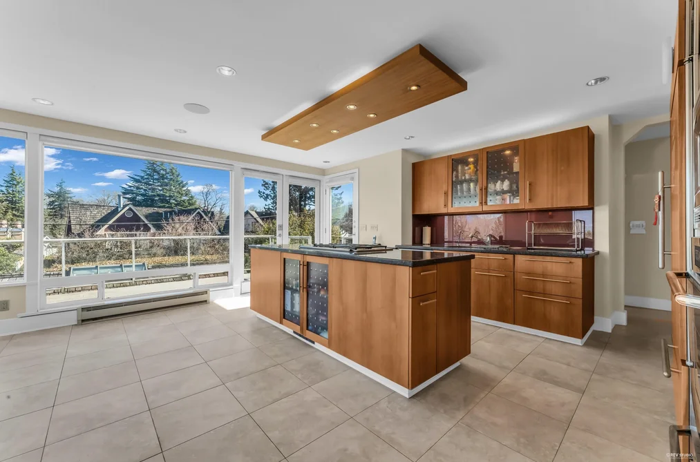 4389 LOCARNO CRESCENT, Vancouver BC V6R 1G2, Vancouver BC — Residential for Sale — Photo 11 of 38