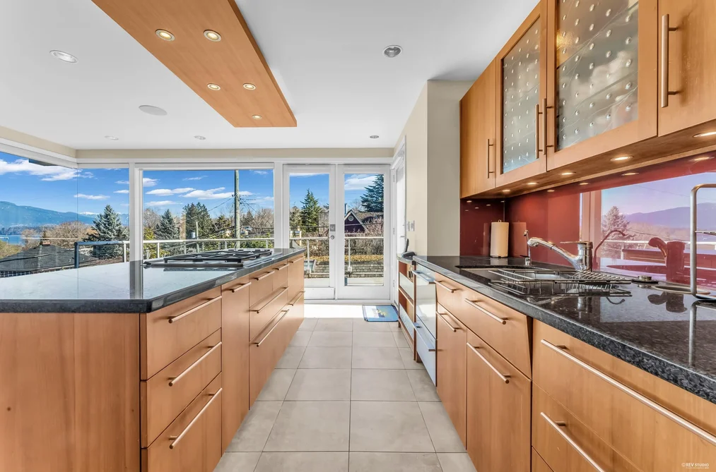 4389 LOCARNO CRESCENT, Vancouver BC V6R 1G2, Vancouver BC — Residential for Sale — Photo 14 of 38
