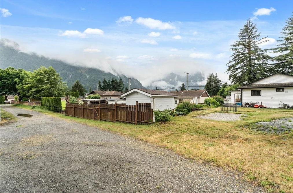 439 5TH AVENUE, Hope BC V0X 1L0, Hope BC — Residential for Sale — Photo 32 of 34