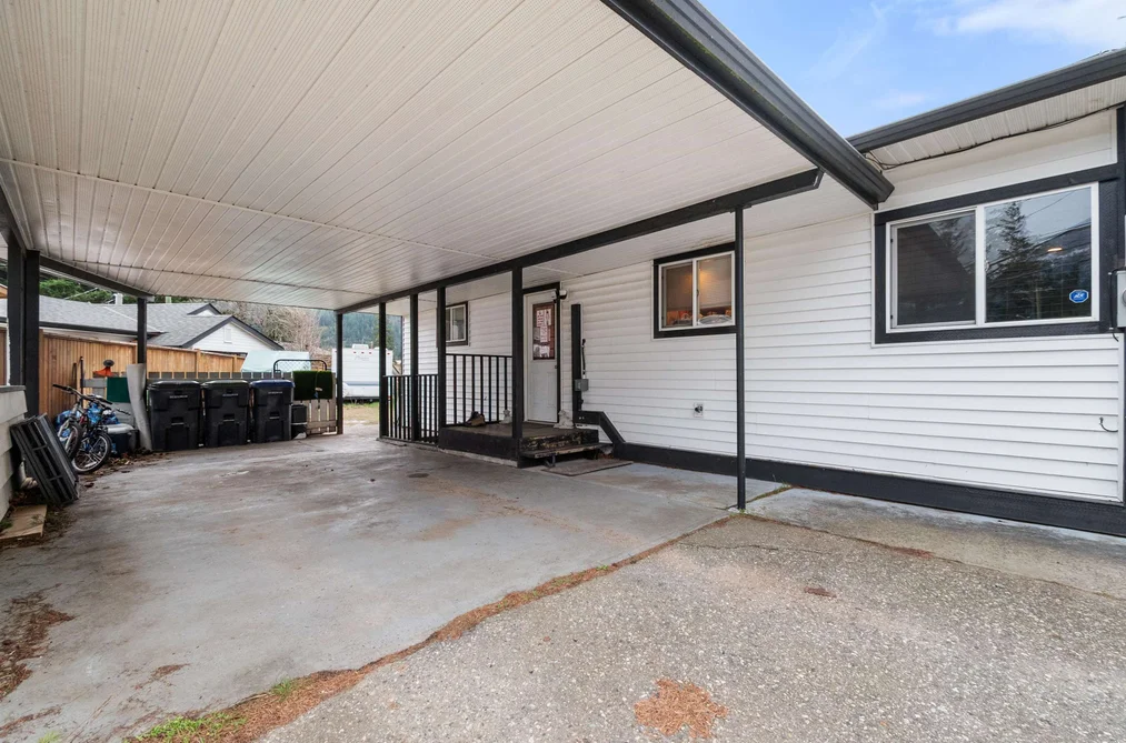 439 5TH AVENUE, Hope BC V0X 1L0, Hope BC — Residential for Sale - Photo 4