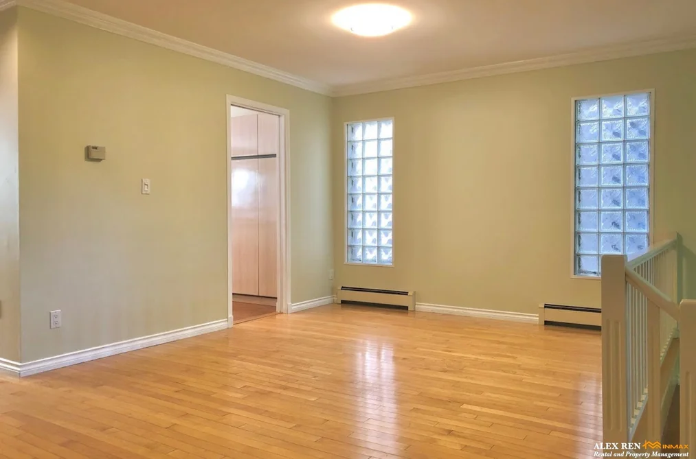 4396 W 11TH AVENUE, Vancouver BC V6R 2M1, Vancouver BC — Residential for Sale — Photo 3 of 25