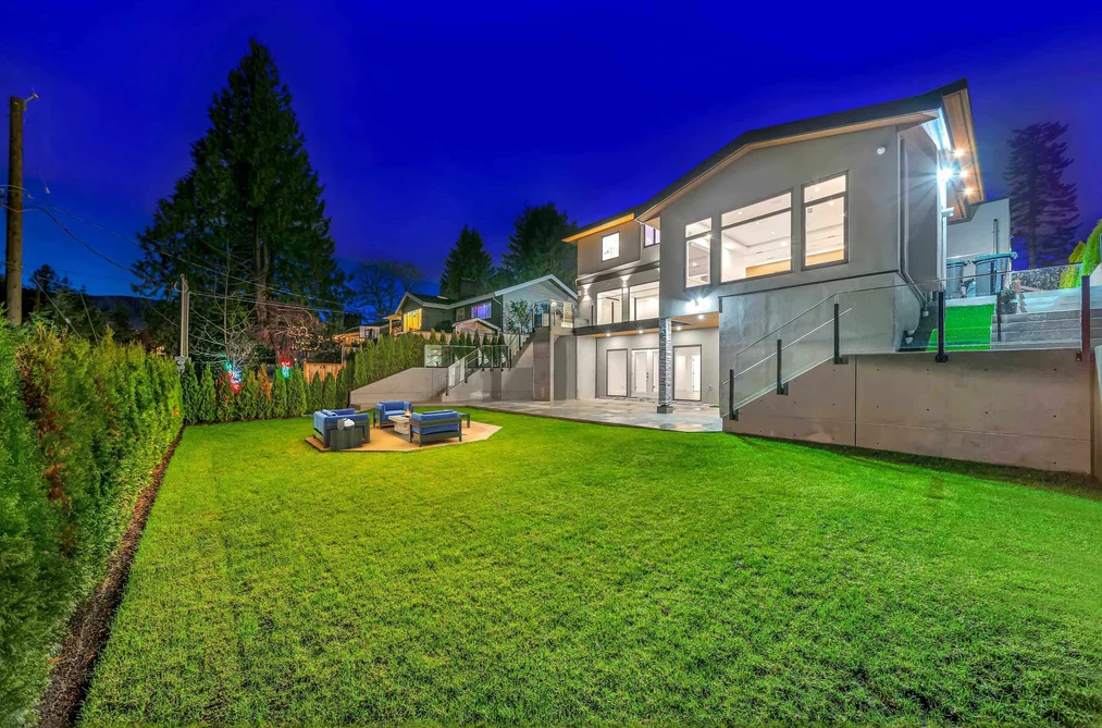 4399 HIGHLAND BOULEVARD, North Vancouver BC V7R 2Z8, North Vancouver BC — Residential for Sale - Photo 2