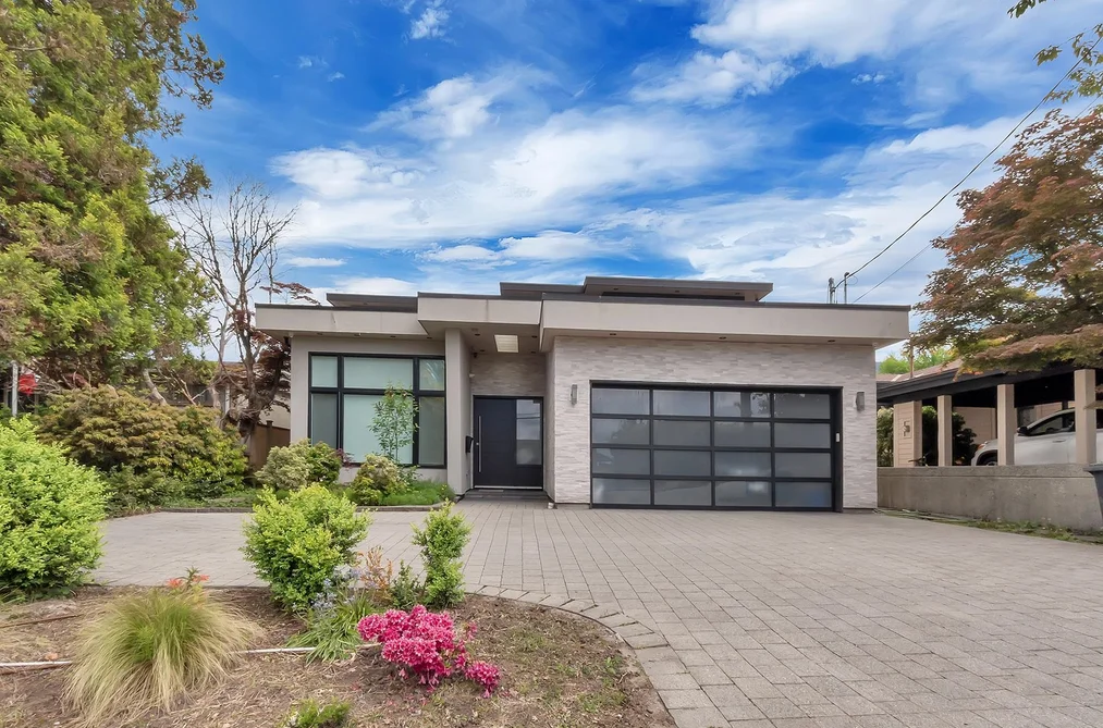 House for sale at 440 W Queens Road North Vancouver British Columbia - MLS: R3085363