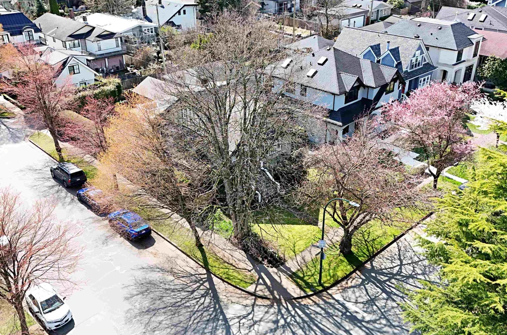 4402 W 12TH AVENUE, Vancouver BC V6R 2R2, Vancouver BC — Residential for Sale - Photo 2