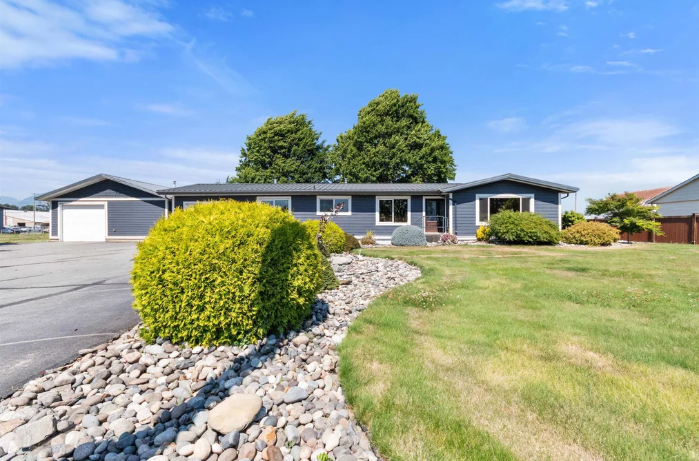 House for sale at 44035 South Sumas Road Chilliwack British Columbia - MLS: R3154179