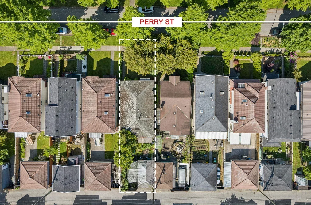 4420 PERRY STREET, Vancouver BC V5N 3X5, Vancouver BC — Residential for Sale - Photo 2