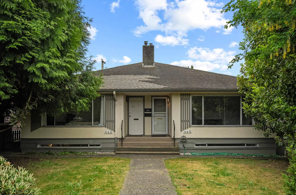 House for sale at 443-445 W Keith Road North Vancouver British Columbia - MLS: R3126468