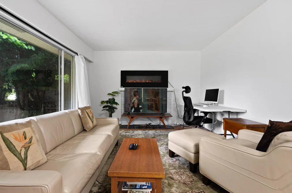 443-445 W KEITH ROAD, North Vancouver BC V7M 1M2, North Vancouver BC — Residential for Sale - Photo 2