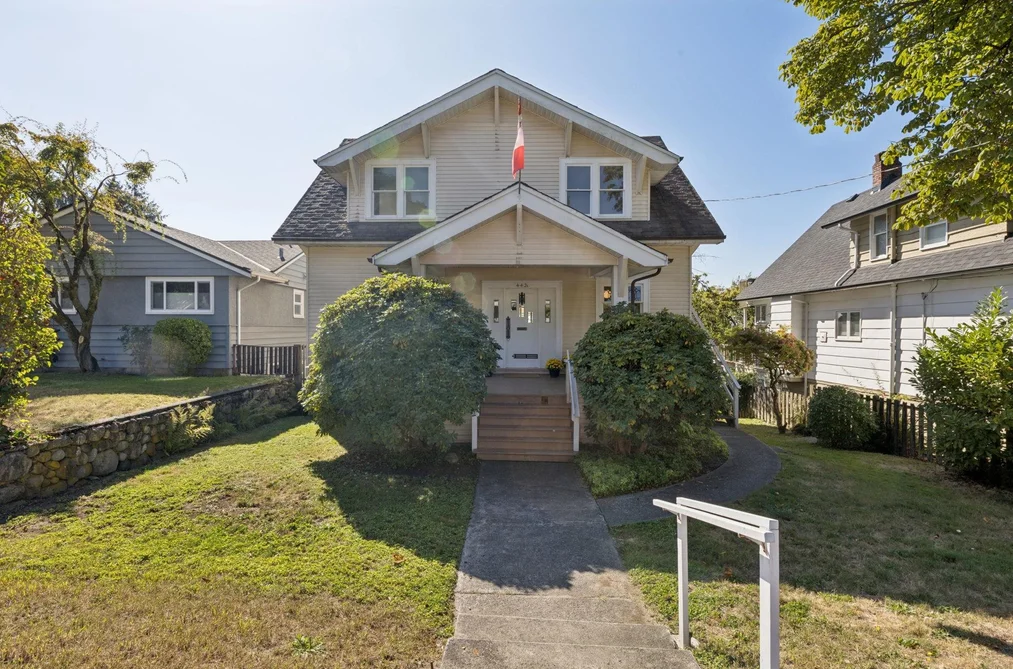 House for sale at 443 E 7th Street North Vancouver British Columbia - MLS: R3168201