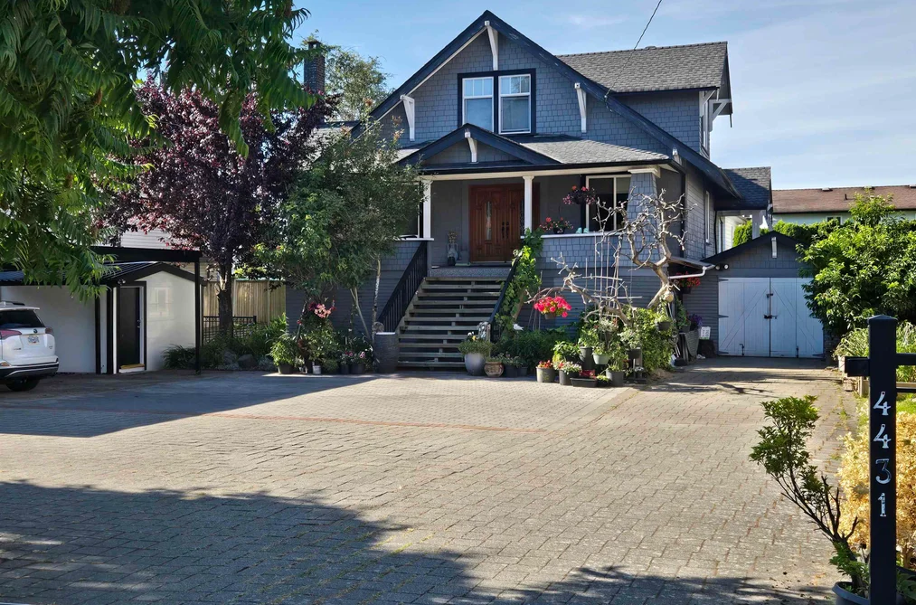 House for sale at 4431 Steveston Highway Vancouver British Columbia - MLS: R3143707
