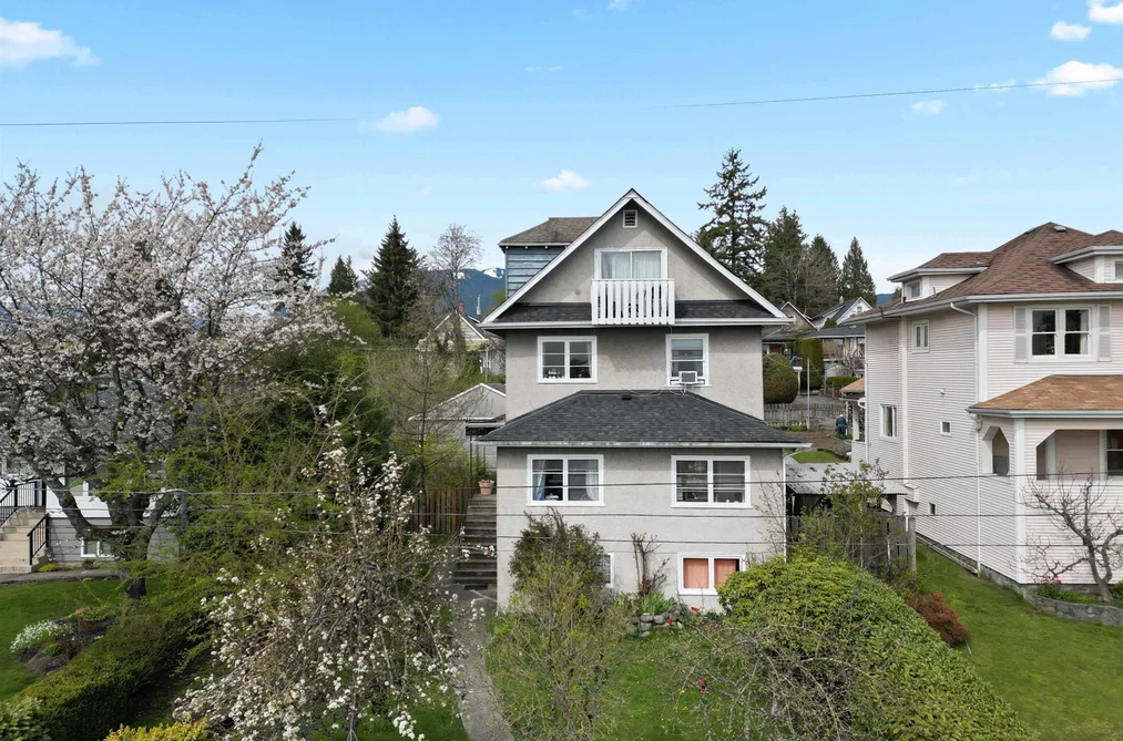 444 E 6TH STREET, North Vancouver BC V7L 1P9, North Vancouver BC — Residential for Sale - Photo 2