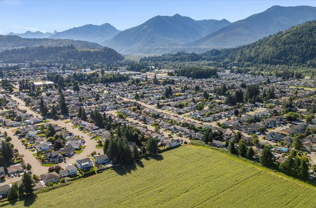 44669 MONTE VISTA DRIVE, Chilliwack BC V2R 3K5, Chilliwack BC — Residential for Sale - Photo 2