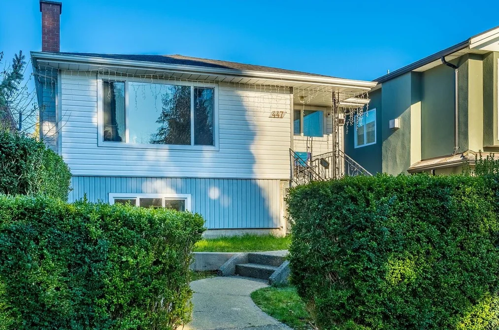 House for sale at 447 E 30th Avenue Vancouver British Columbia - MLS: R3098439