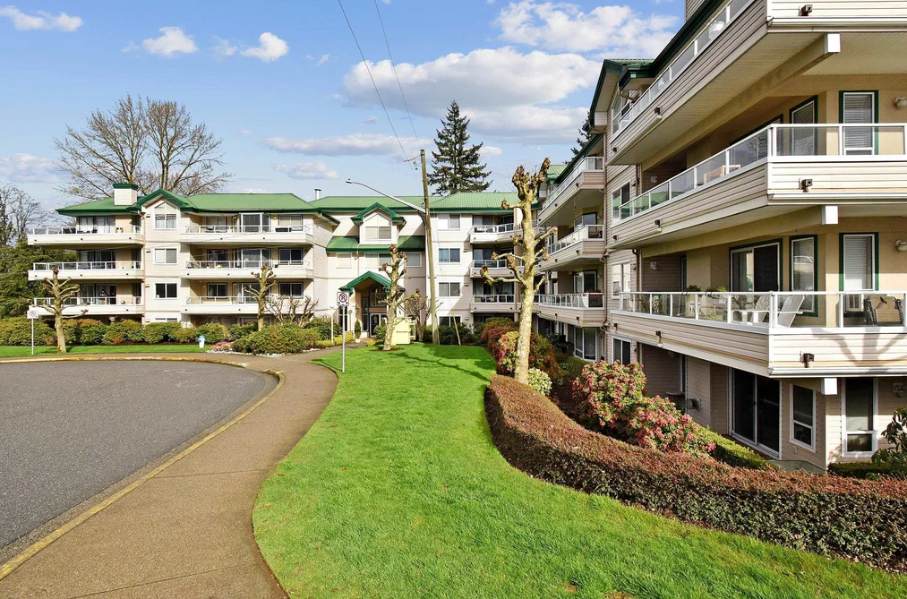 Condo for sale at 448 2750 Fairlane Street Abbotsford British Columbia - MLS: R3138748