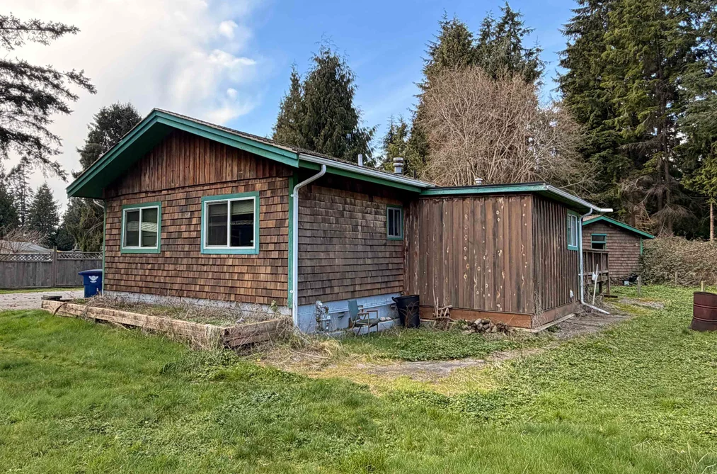 4488 HUPIT STREET, Sechelt BC V7Z 0B3, Sechelt BC — Residential for Sale - Photo 2