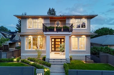 449 E 15th St, North Vancouver, BC - MLS: R3162021