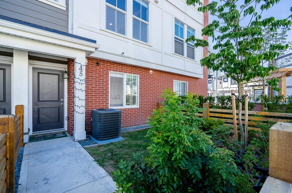 45 20680 76B AVENUE, Langley BC V2Y 4L2, Langley BC — Residential for Sale - Photo 2