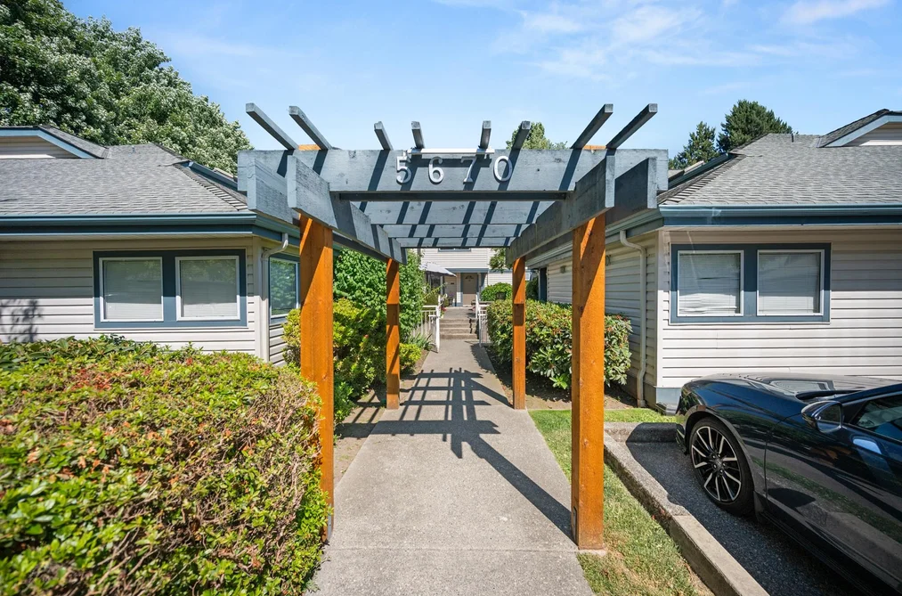 45 5670 208 STREET, Langley BC V3A 8G4, Langley BC — Residential for Sale - Photo 2