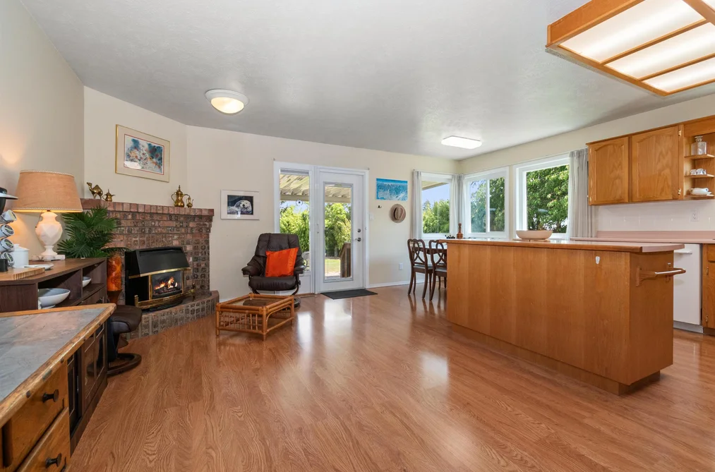 45017 STRATFORD PLACE, Chilliwack BC V2R 2Z2, Chilliwack BC — Residential for Sale — Photo 10 of 37
