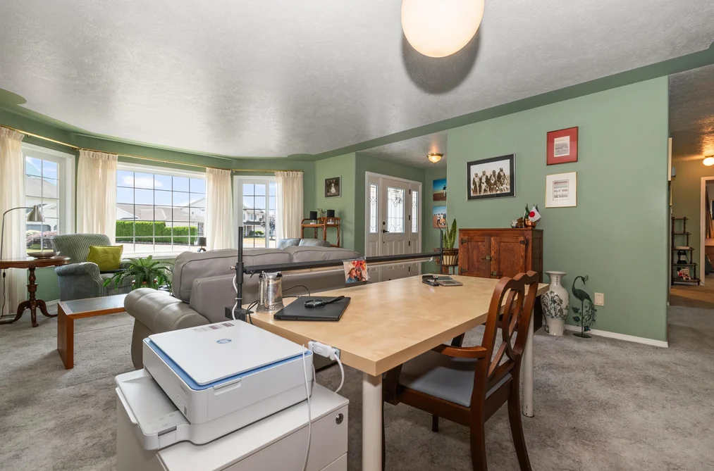 45017 STRATFORD PLACE, Chilliwack BC V2R 2Z2, Chilliwack BC — Residential for Sale — Photo 6 of 37