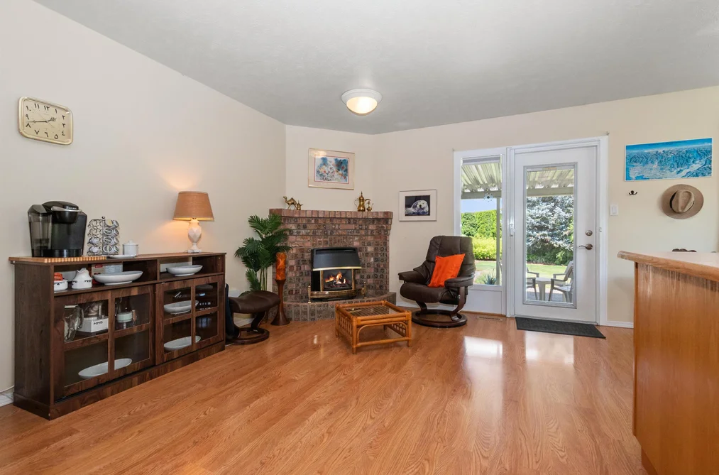 45017 STRATFORD PLACE, Chilliwack BC V2R 2Z2, Chilliwack BC — Residential for Sale — Photo 9 of 37