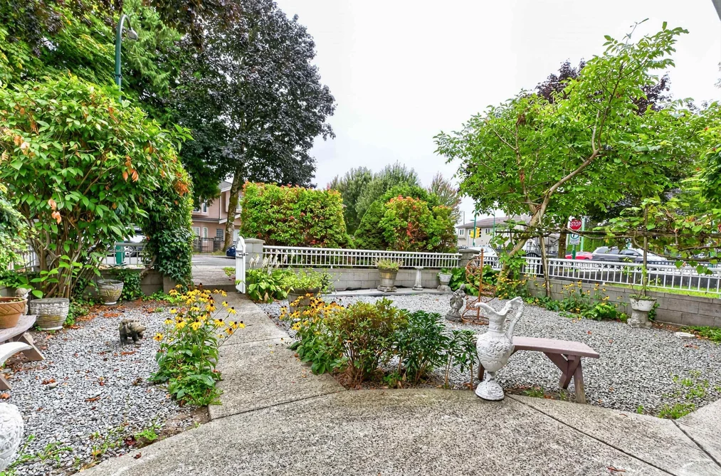 4503 Frances Street, Burnaby, BC - MLS: R3163420 - Photo 3 4503 Frances Street, Burnaby, BC - MLS: R3163420 - Photo 3